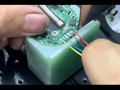 एंटी स्टैटिक डिजाइन अर्ध स्वचालित सोल्डरिंग मशीन गोल विमानन सिर डेटा लाइन यूएसबी सोल्डरिंग