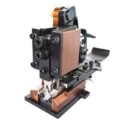 उच्च परिशुद्धता विनिर्माण कस्टम रिंग राउंड स्पेड फ्लैग पिन कॉपर इंसुलेटेड टर्मिनल एप्लीकेटर क्रिम्पिंग टर्मिनल्स मोल्ड्स